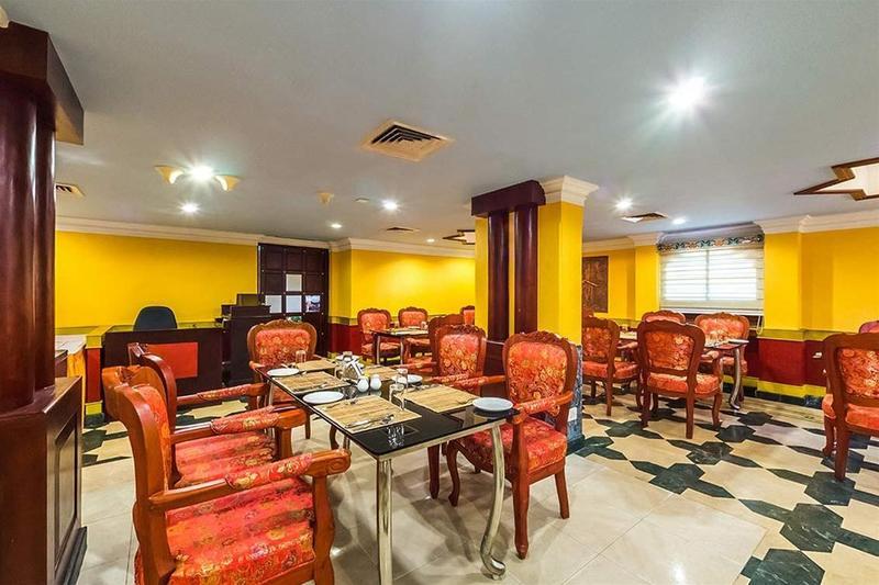Westway Hotel Kozhikode Buitenkant foto