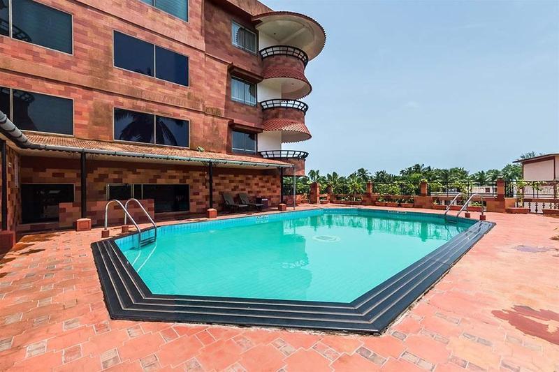 Westway Hotel Kozhikode Buitenkant foto