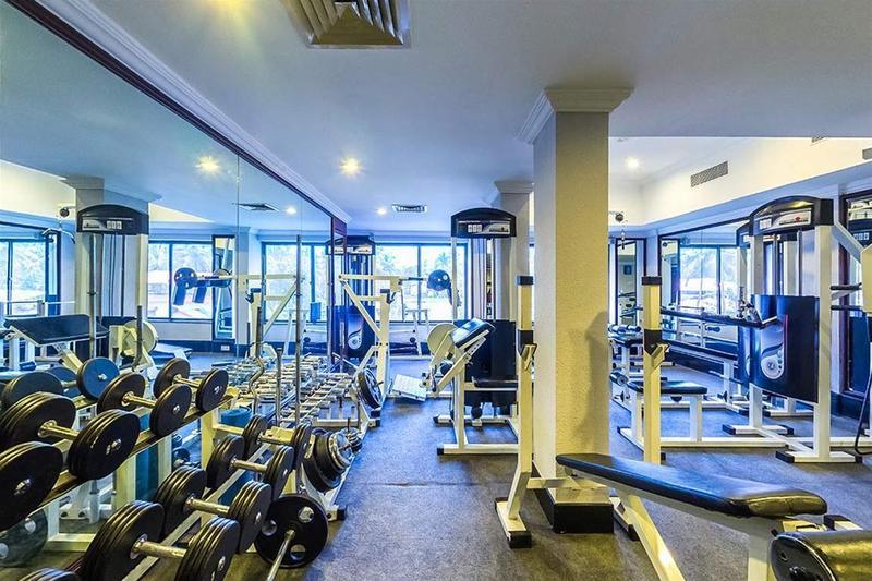 Westway Hotel Kozhikode Buitenkant foto