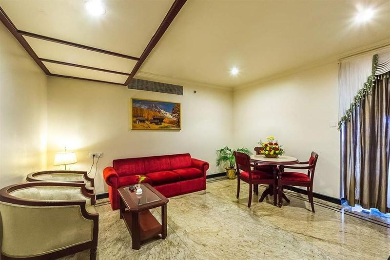 Westway Hotel Kozhikode Buitenkant foto