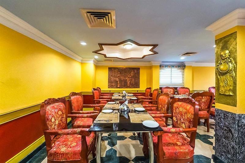 Westway Hotel Kozhikode Buitenkant foto