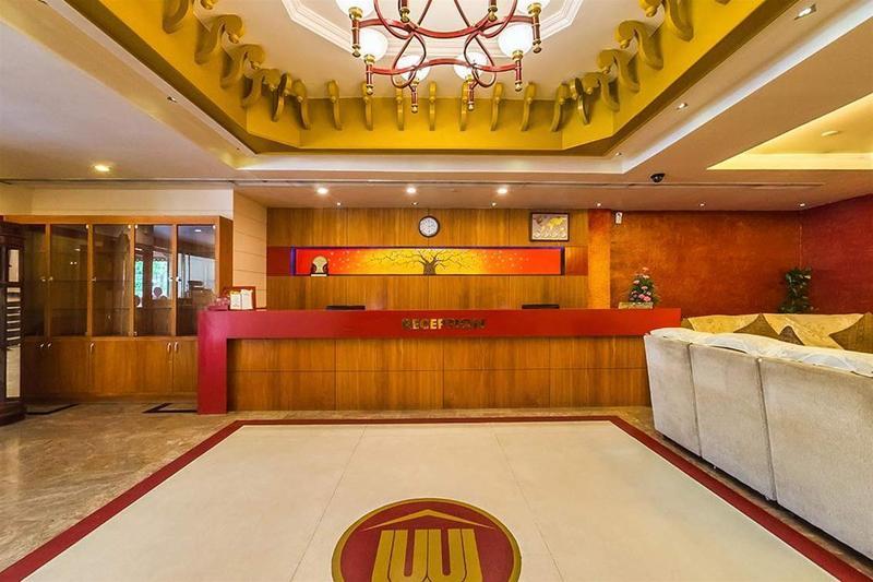 Westway Hotel Kozhikode Buitenkant foto