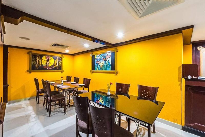Westway Hotel Kozhikode Buitenkant foto