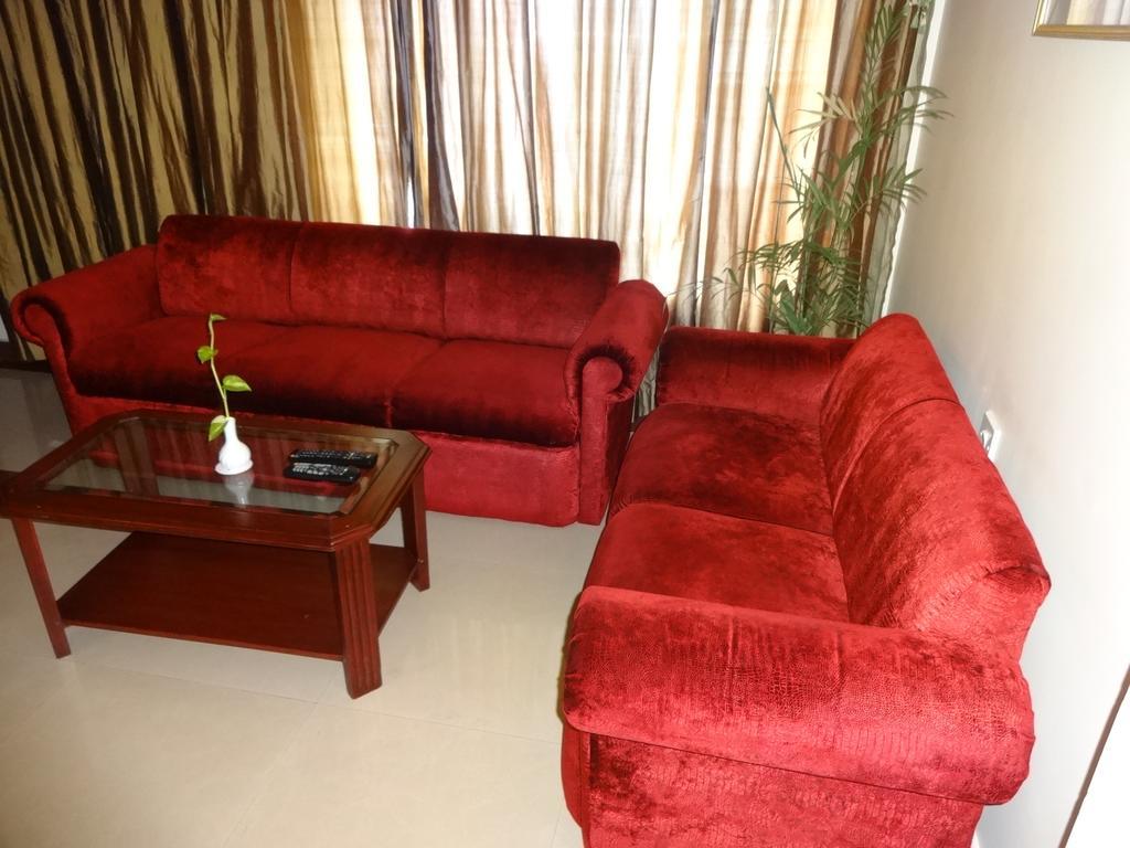 Westway Hotel Kozhikode Buitenkant foto